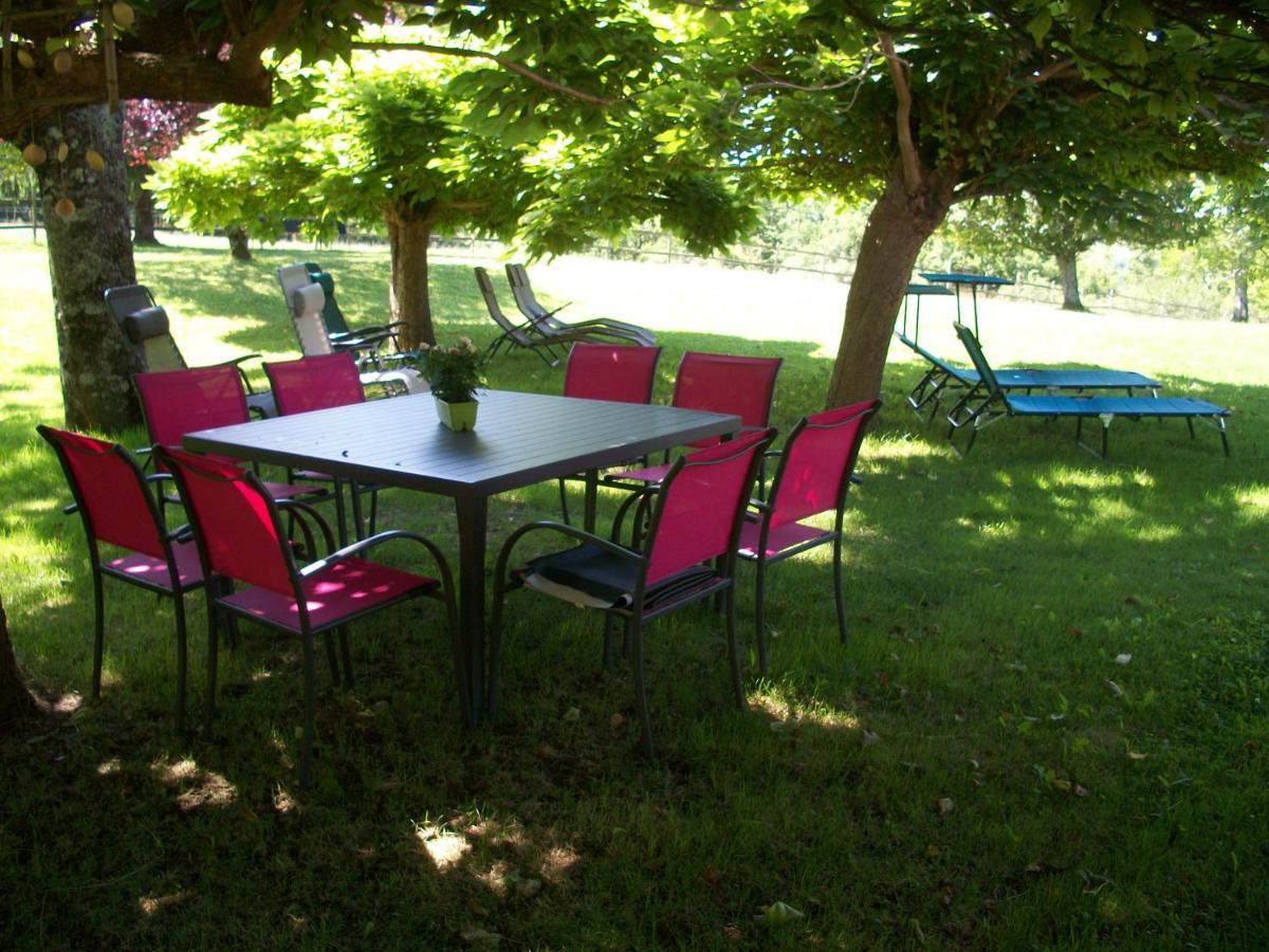 Hotel Le Pré Joli à Beaugas Extérieur photo