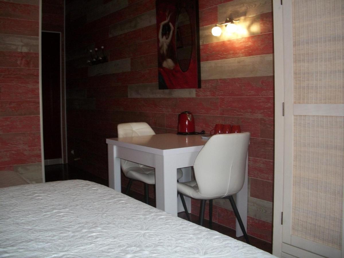 Hotel Le Pré Joli à Beaugas Extérieur photo