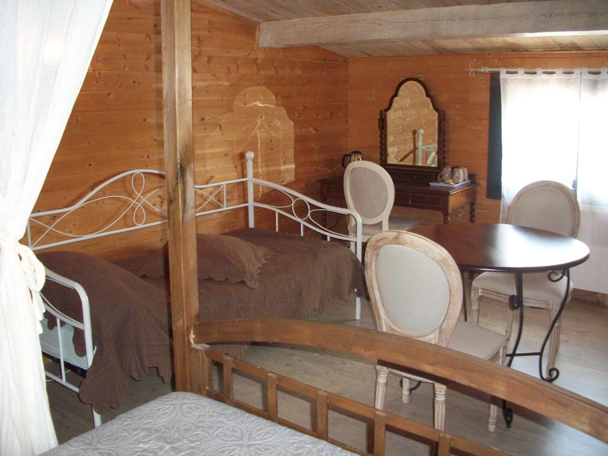 Hotel Le Pré Joli à Beaugas Extérieur photo
