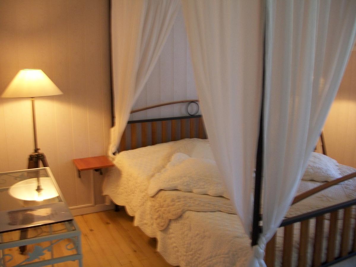 Hotel Le Pré Joli à Beaugas Extérieur photo
