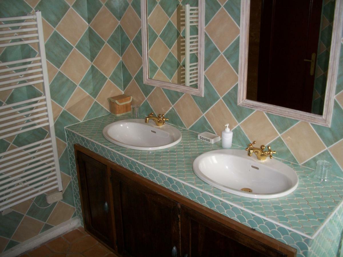 Hotel Le Pré Joli à Beaugas Extérieur photo